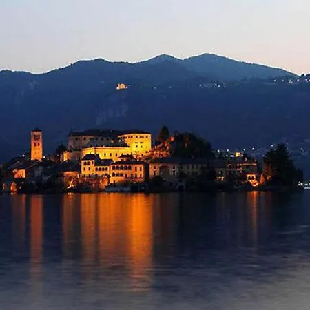 Suite Bijoux On Lake Maggiore *