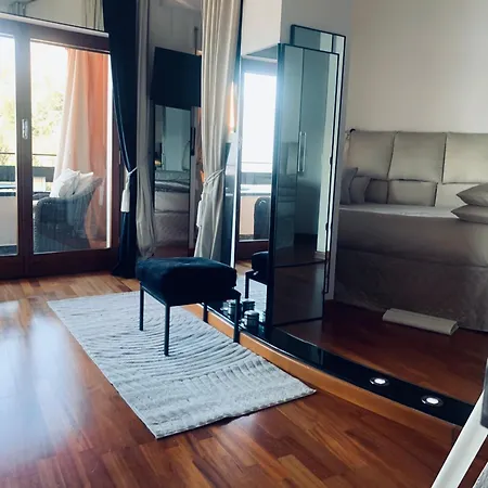 Little Near Maggiore Apartman