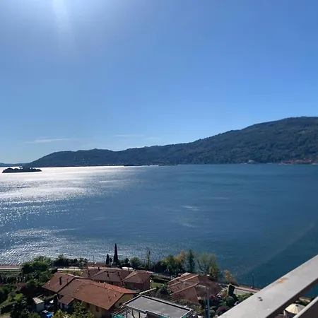 Apartment Little On Maggiore